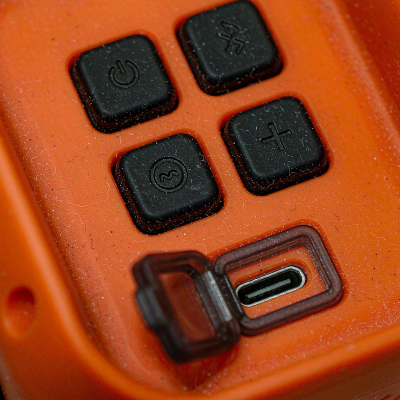 Top control panel of the VUOPAX B46Pro speaker