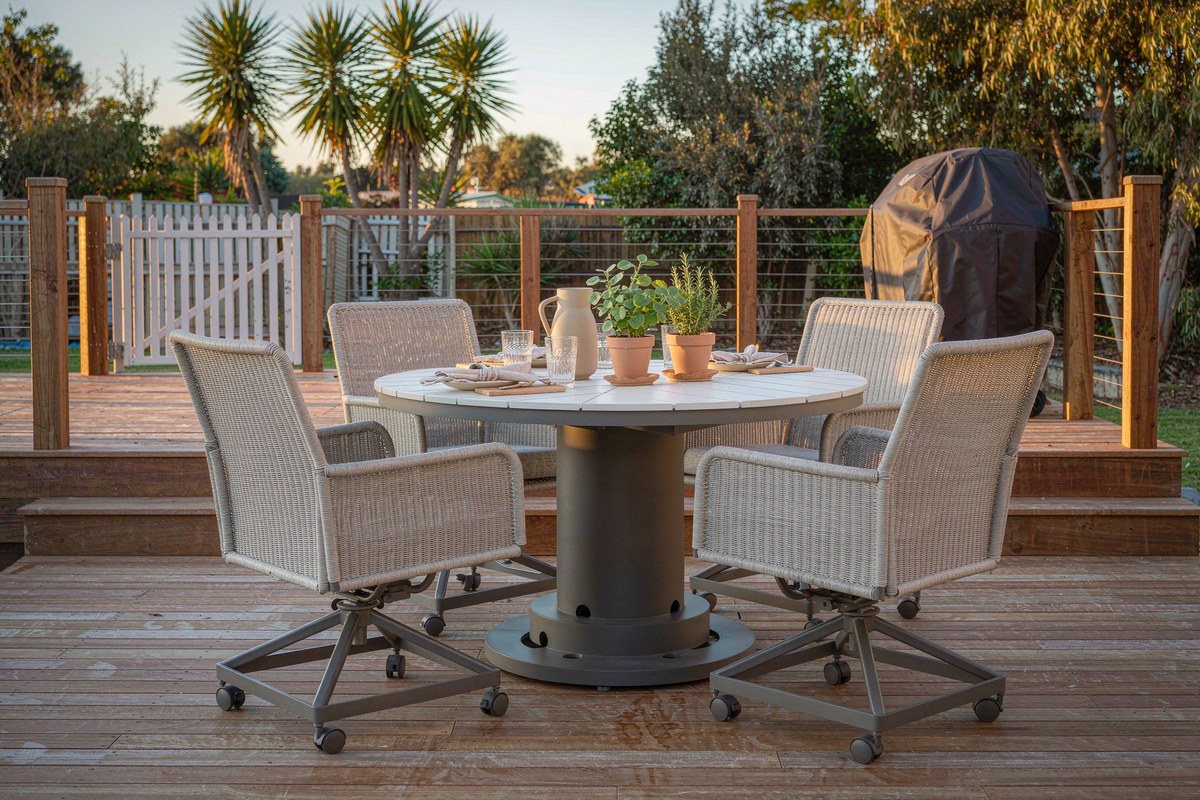 Grand patio 7-Piece Outdoor Dining Set for 6 with Swivel Patio Chairs from Grand patio