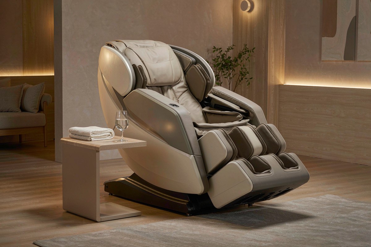 Upgraded Massage Chair Full Body, Adjustable Neck Rollers, Soft Cushion, 180° Zero Gravity from GOLD TIME