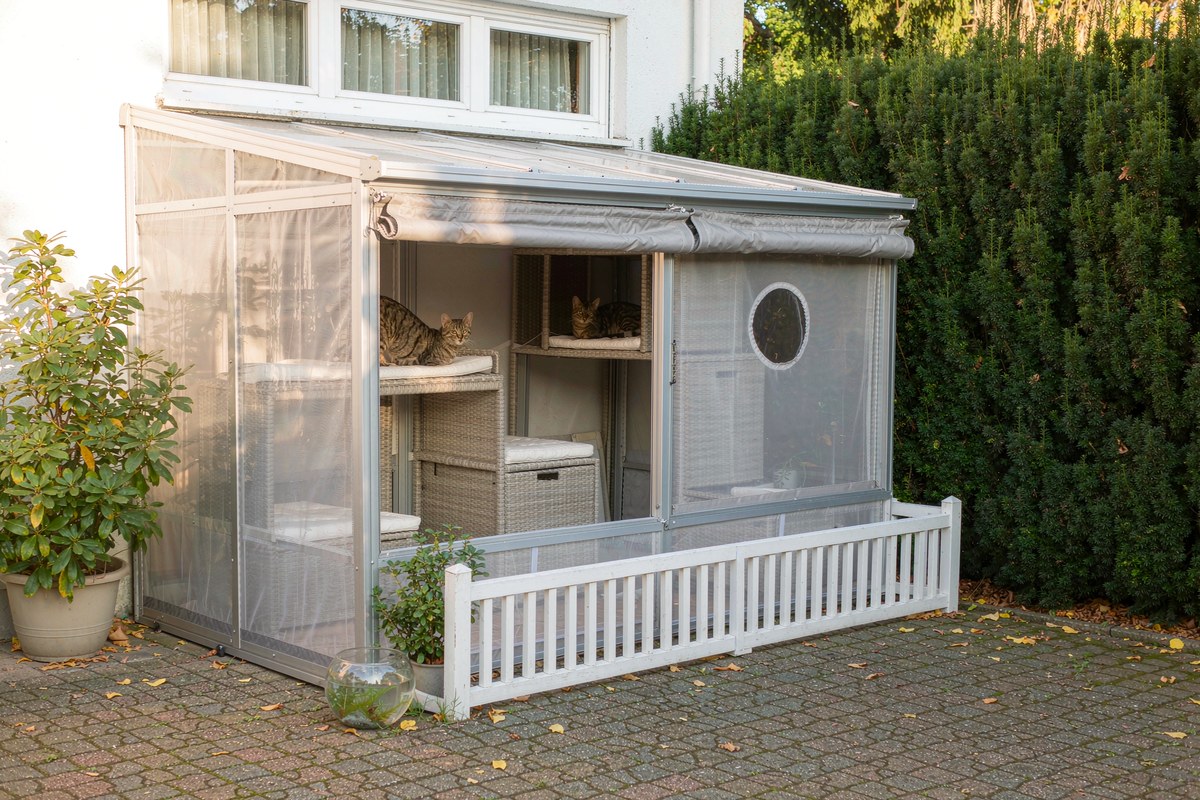 PetsCosset Extra Large Outdoor Cat Catio Walk-in Window Cat Patio Enclosure from PetsCosset